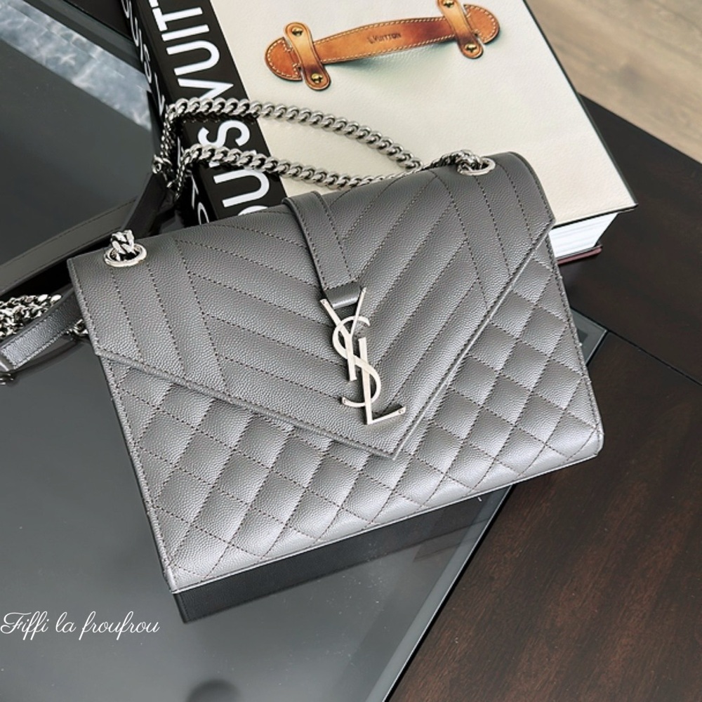 Authentic Yves Saint Laurent Gray envelope medium Bag - Picture 5 of 14